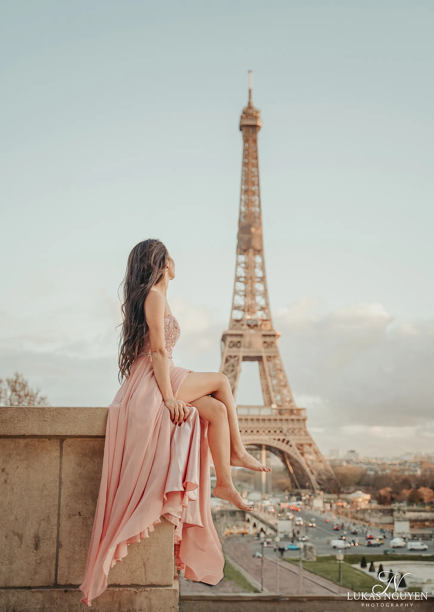 ?nh tham kh?o Lukas Paris
